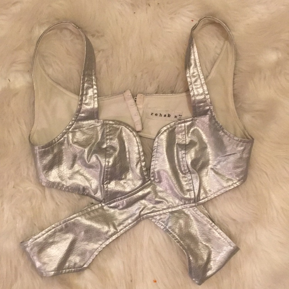 🚫SOLD 🚫Silver wrap crop too bandeau